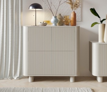 Kommode Misterio Premium 4-türig 100 cm Cashmere mit gefrästen Lamellenfronten und abgerundeten Seiten