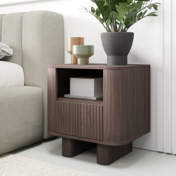 Nachttisch Misterio Premium Nussbaum Lincoln stilvoller Nachttisch mit gefräster Lamellenfront